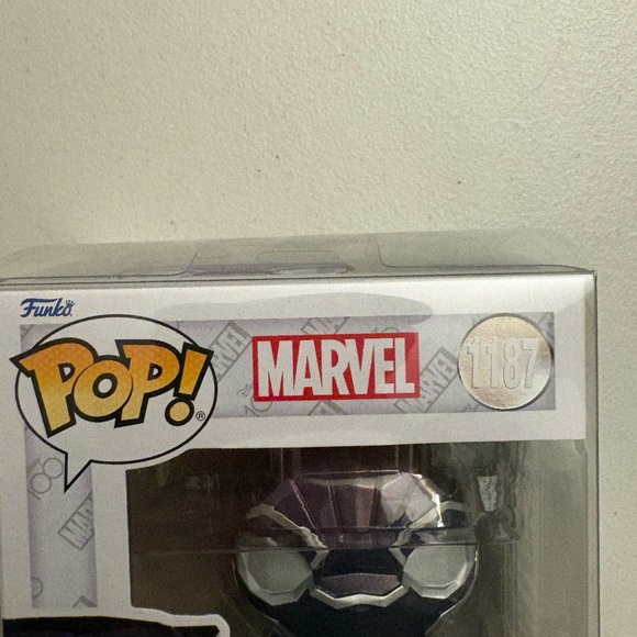 Funko Pop! Marvel #1187 Black Panther Disney 100 Funko Exclusive - Picture 3 of 9